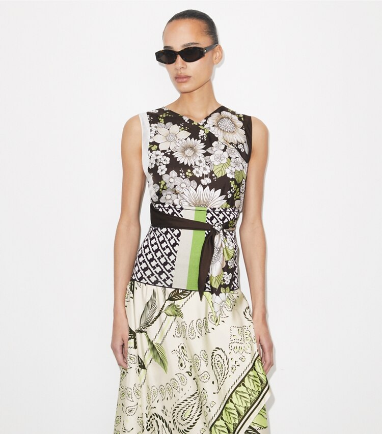 Tory Burch designer oberteile Bedrucktes Seidentop in Brown Floral on model detail