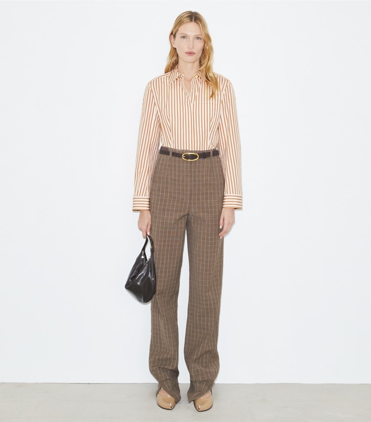 Tory Burch designer hauts Bell-Sleeve Cotton Shirt in Yellow Stripe sur mannequin, devant