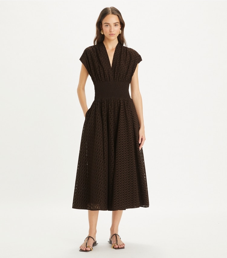 Tory Burch designer kleider Besticktes Baumwollkleid in Dark Cacao modell von vorn
