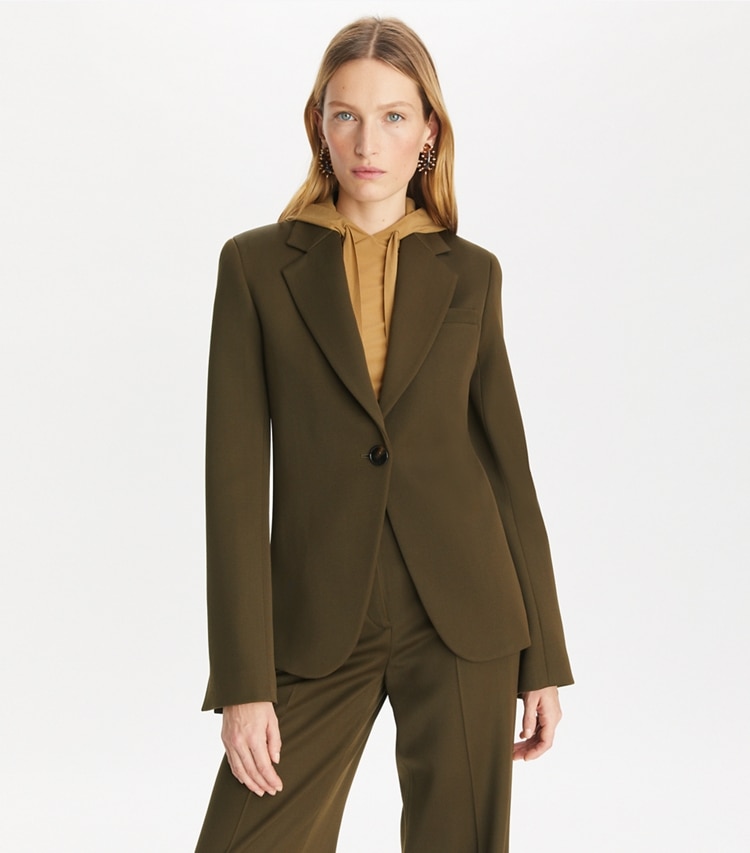 Tory Burch designer giacche Blazer aderente in twill in Olive Green on model detail