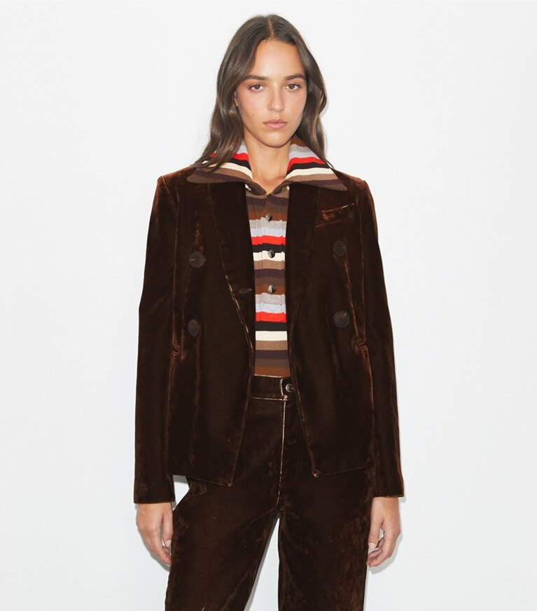 Tory Burch diseñador chaquetas Blazer de denim en Dark Brown detalle en modelo