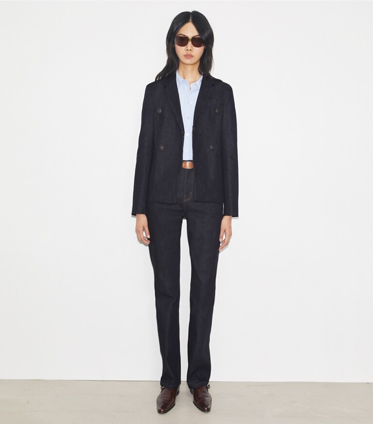 Tory Burch diseñador chaquetas Blazer de denim en Raw/Unwashed frente en modelo
