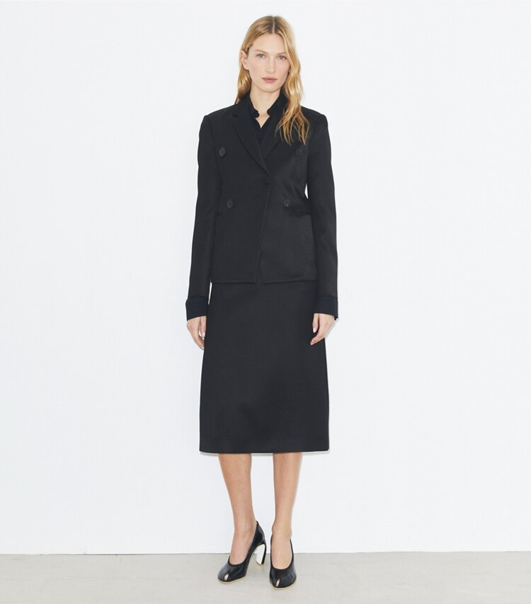 Tory Burch diseñador chaquetas Blazer de sarga en Black frente en modelo