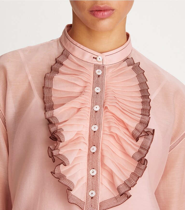 Tory Burch designer hauts Blouse à volants sur le devant dans Tulip Rose supplémentaire sur le modèle