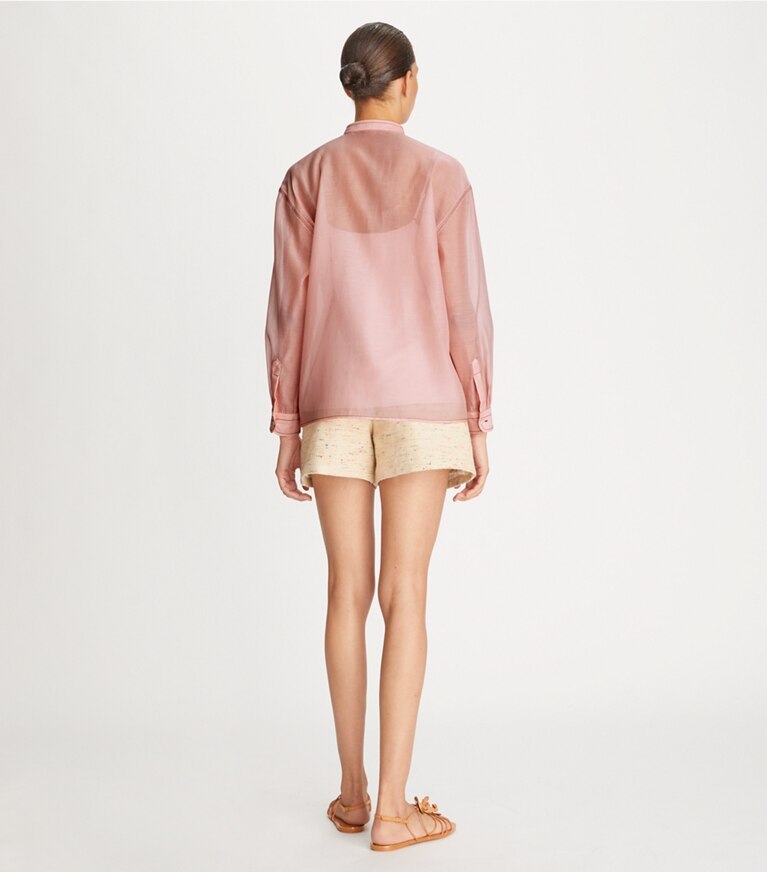 Tory Burch designer hauts Blouse à volants sur le devant dans Tulip Rose sur modèle, de dos