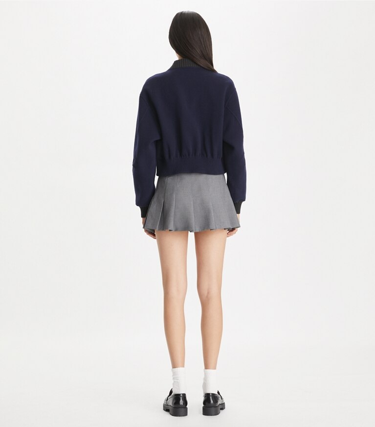 Tory Burch designer vestes Blouson aviateur en laine dans Medium Navy sur modèle, de dos