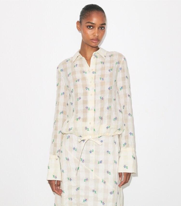 Tory Burch diseñador tops Blusa de lino bordada en Ivory Embroidered Gingham detalle en modelo