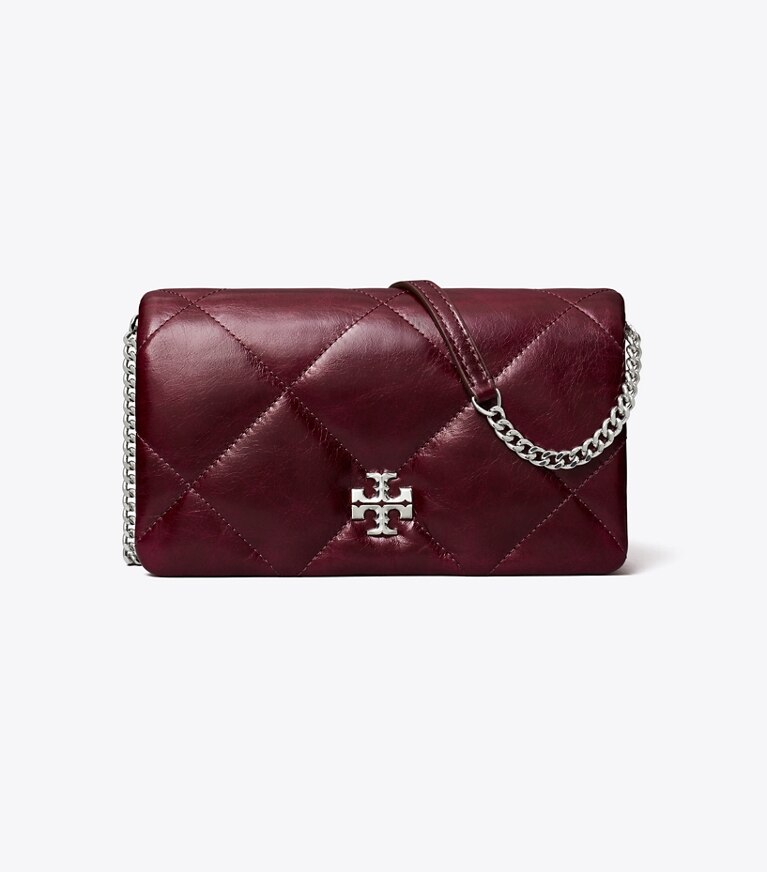 Tory Burch diseñador bolsos bandolera Bolso bandolera acolchado en patrón de rombos con efecto desgastado Kira en Dark Carmine frente