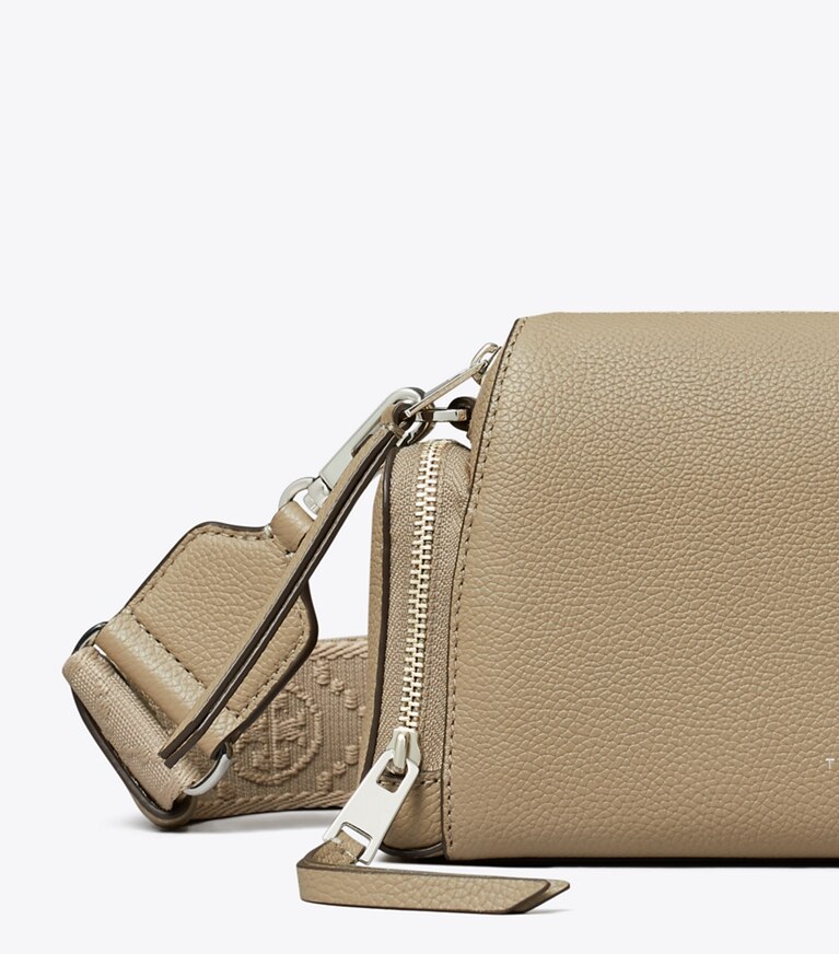 Tory Burch diseñador bolsos bandolera Bolso bandolera Perry Voyager en Soft Cement detalle