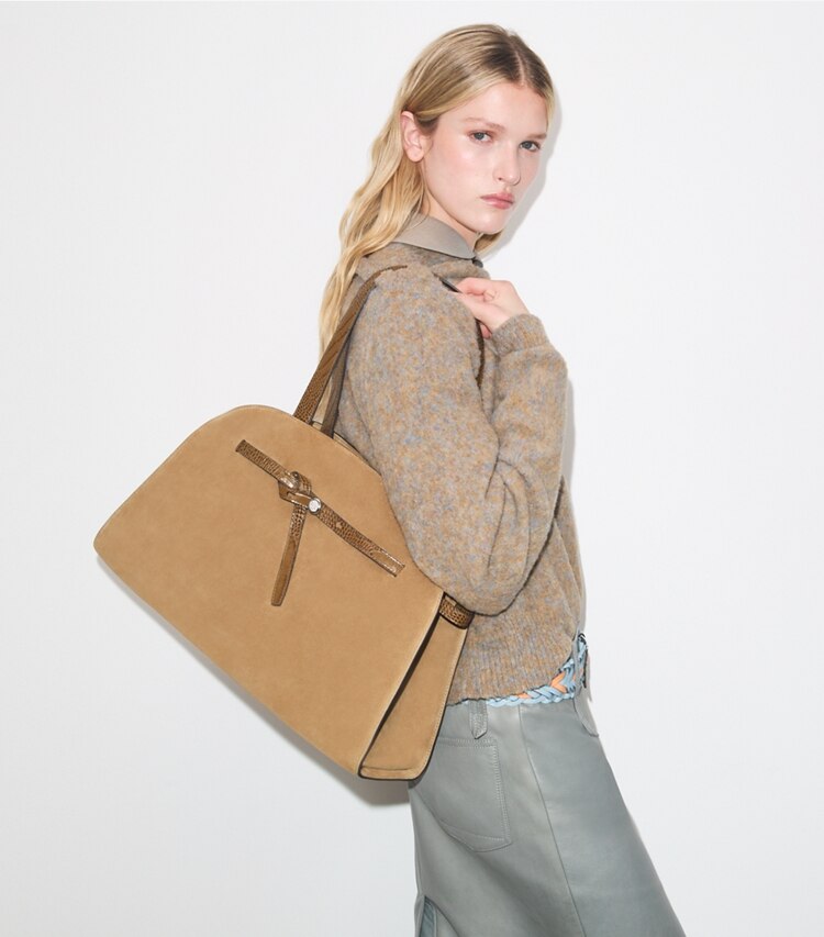 Tory Burch diseñador bolsos satchel Bolso Bauletto grande de gamuza Romy en Stone accesorio en modelo