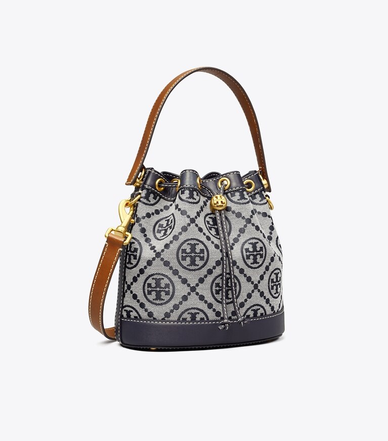 Tory Burch diseñador bolsos bandolera Bolso bucket con monograma de T en Tory Navy ángulo