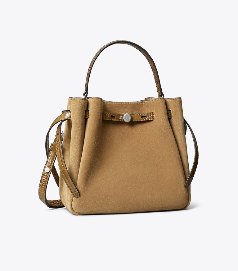 Tory Burch diseñador bolsos bandolera Bolso bucket de gamuza Romy en Stone ángulo