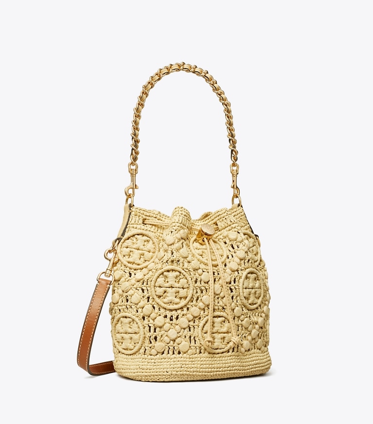 Tory Burch diseñador bolsos bandolera Bolso bucket de rafia con monograma de T en Natural ángulo
