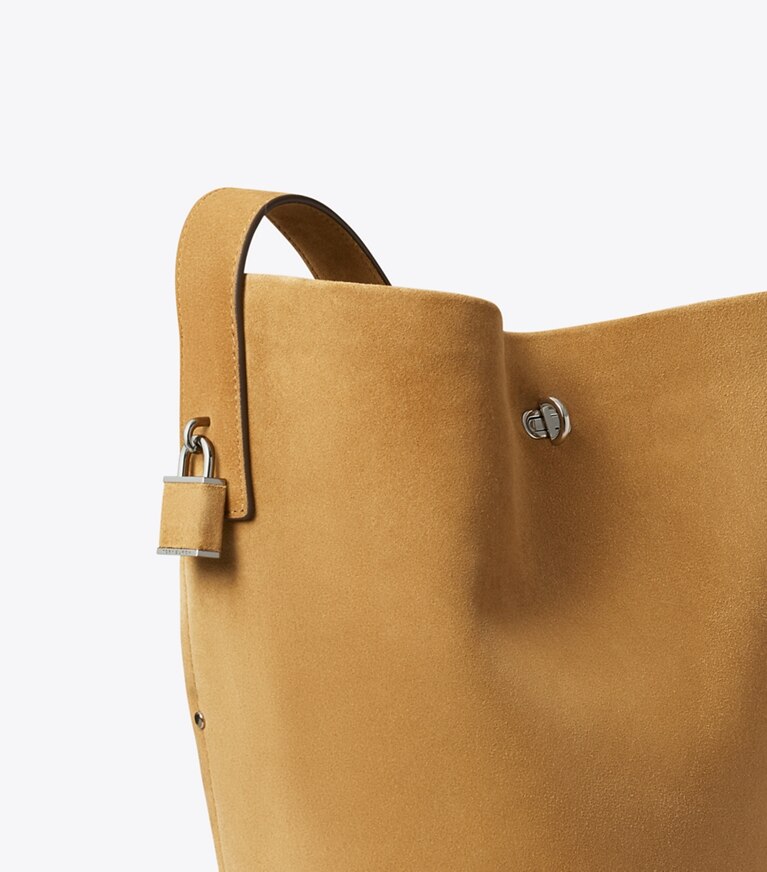 Tory Burch diseñador bolsos de hombro Bolso bucket delgado de gamuza con traba en WILD TABACCO detalle