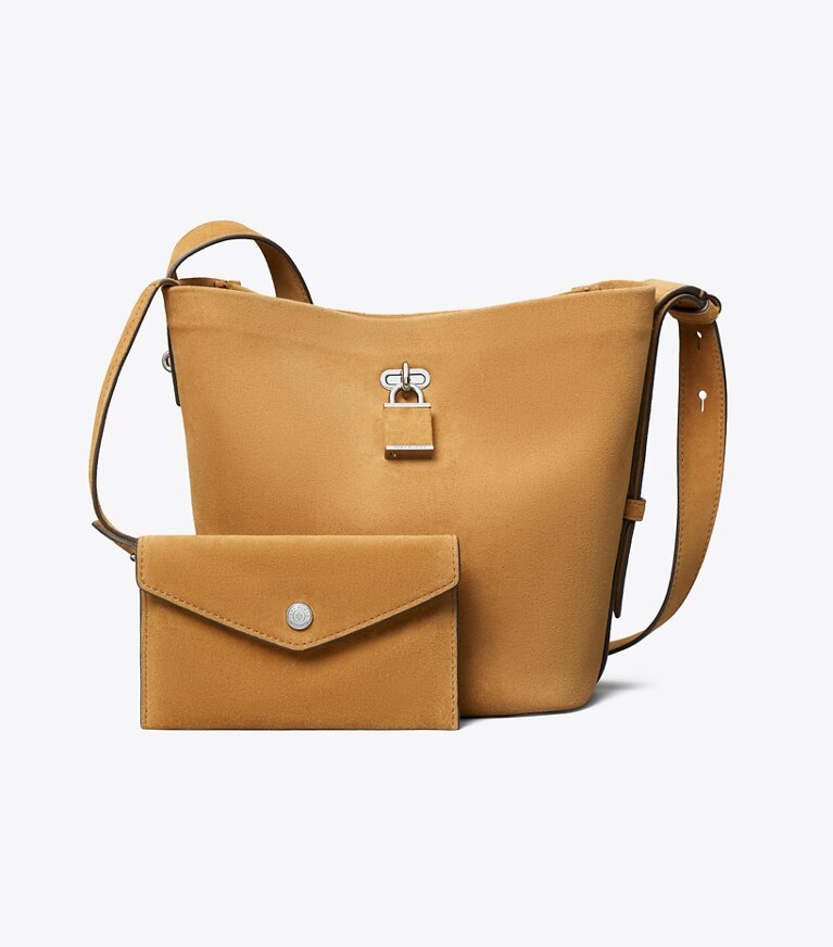 Tory Burch diseñador bolsos de hombro Bolso bucket fino mediano de gamuza con broche en Toffee adicional