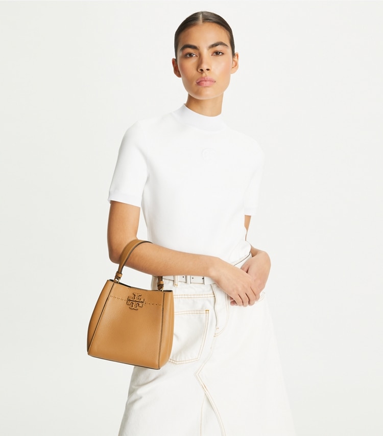 Tory Burch diseñador bolsos bandolera Bolso bucket McGraw pequeño en Tiramisu accesorio en modelo