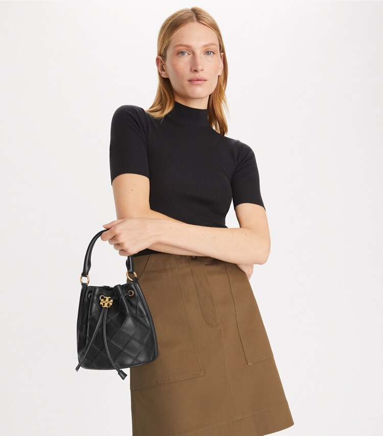 Tory Burch diseñador bolsos bandolera Bolso bucket pequeño suave Fleming en Black accesorio en modelo
