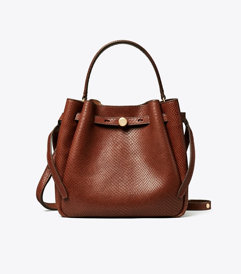 Tory Burch diseñador bolsos bandolera Bolso bucket Romy con piel grabada en relieve con efecto de serpiente en Sweet Maple frente