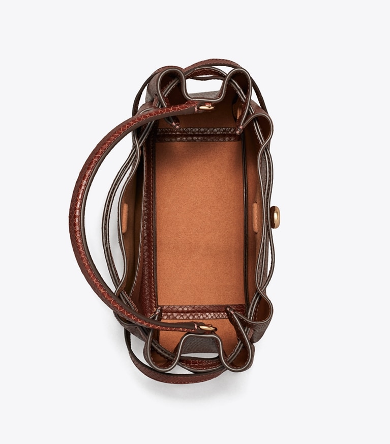 Tory Burch diseñador bolsos bandolera Bolso bucket Romy con piel grabada en relieve con efecto de serpiente en Sweet Maple vista superior