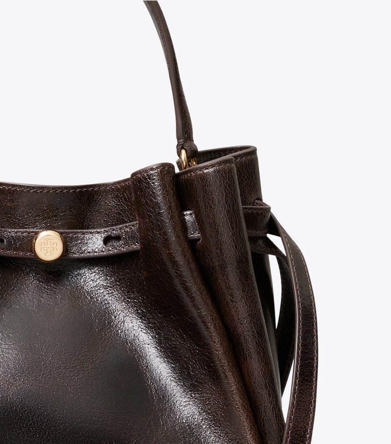 Tory Burch diseñador bolsos bandolera Bolso bucket Romy efecto desgastado en Dark Brown detalle