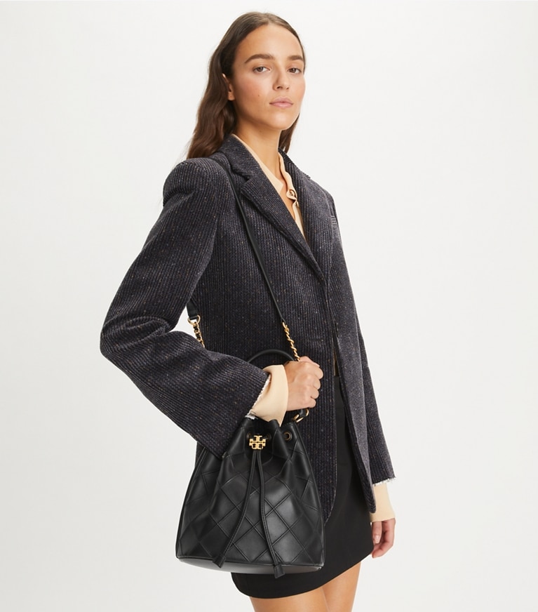 Tory Burch diseñador bolsos de hombro Bolso bucket suave grande Fleming en Black accesorio en modelo