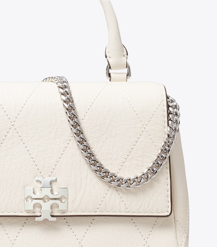 Tory Burch diseñador bolsos bandolera Bolso cruzado mini Charlie acolchado con asa superior en Light Cream detalle
