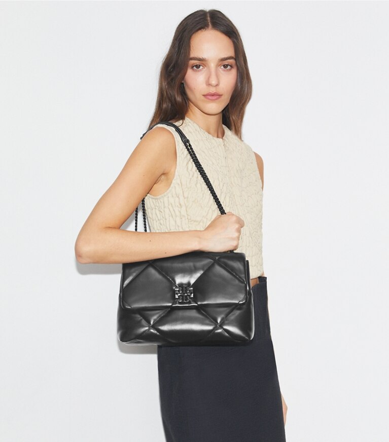 Tory Burch diseñador bolsos de hombro Bolso de hombro acolchado con formas de rombo Kira en Black accesorio en modelo
