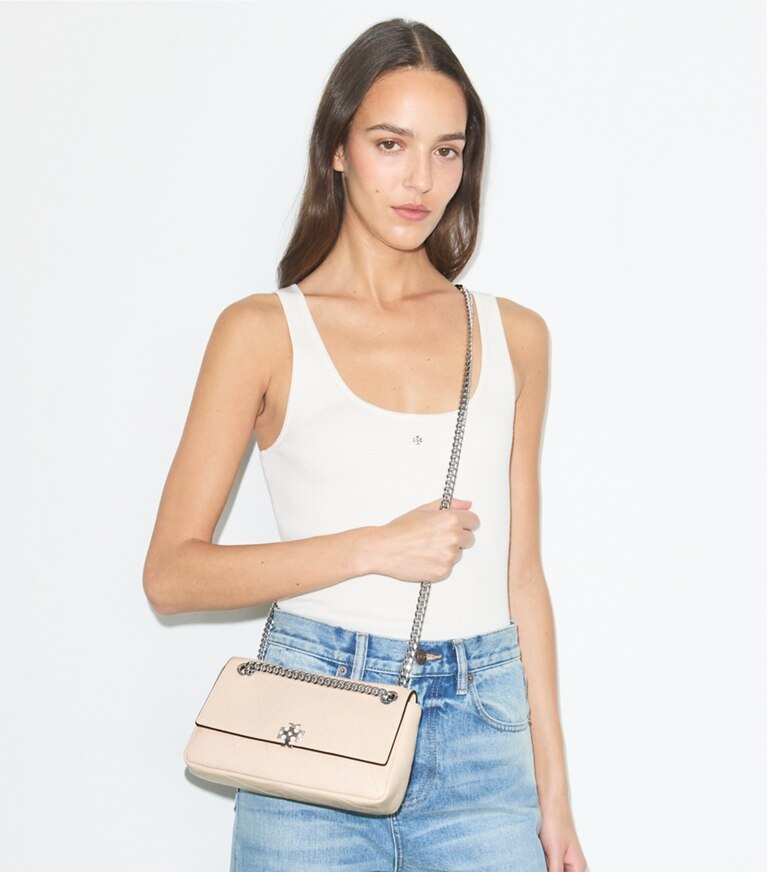 Tory Burch diseñador bolsos de hombro Bolso de hombro acolchado pequeño Charlie en Soft Pink adicional en modelo