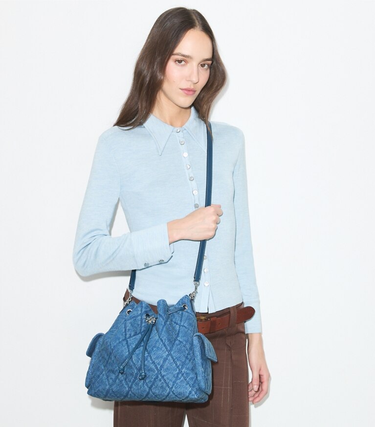 Tory Burch diseñador bolsos de hombro Bolso de hombro Charlie en denim acolchado con cordón ajustable en Blue adicional en el modelo