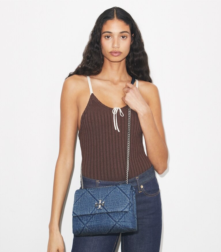 Tory Burch diseñador bolsos de hombro Bolso de hombro de mezclilla pequeño acolchado en forma de rombos Kira en Blue adicional en modelo