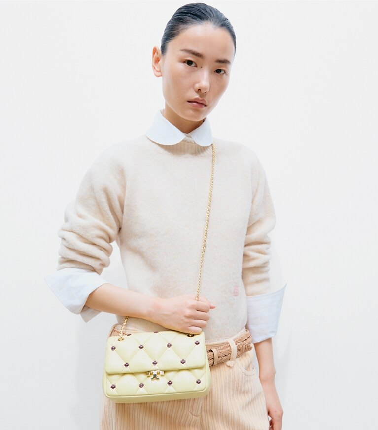 Tory Burch diseñador bolsos de hombro Bolso de hombro pequeño Bunny Knot en Beeswax accesorio en modelo