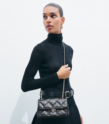 Tory Burch diseñador bolsos de hombro Bolso de hombro pequeño Bunny Knot en BLACK/GOLD adicional en modelo