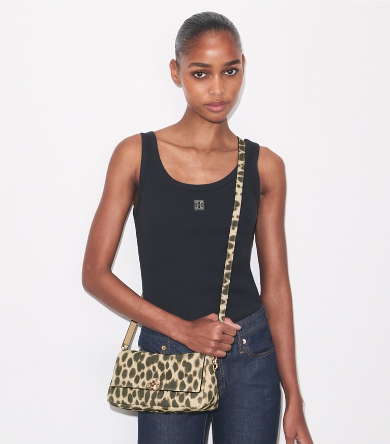 Tory Burch diseñador bolsos de hombro Bolso de hombro pequeño Charlie de gamuza en Cheetah Spots adicional en modelo