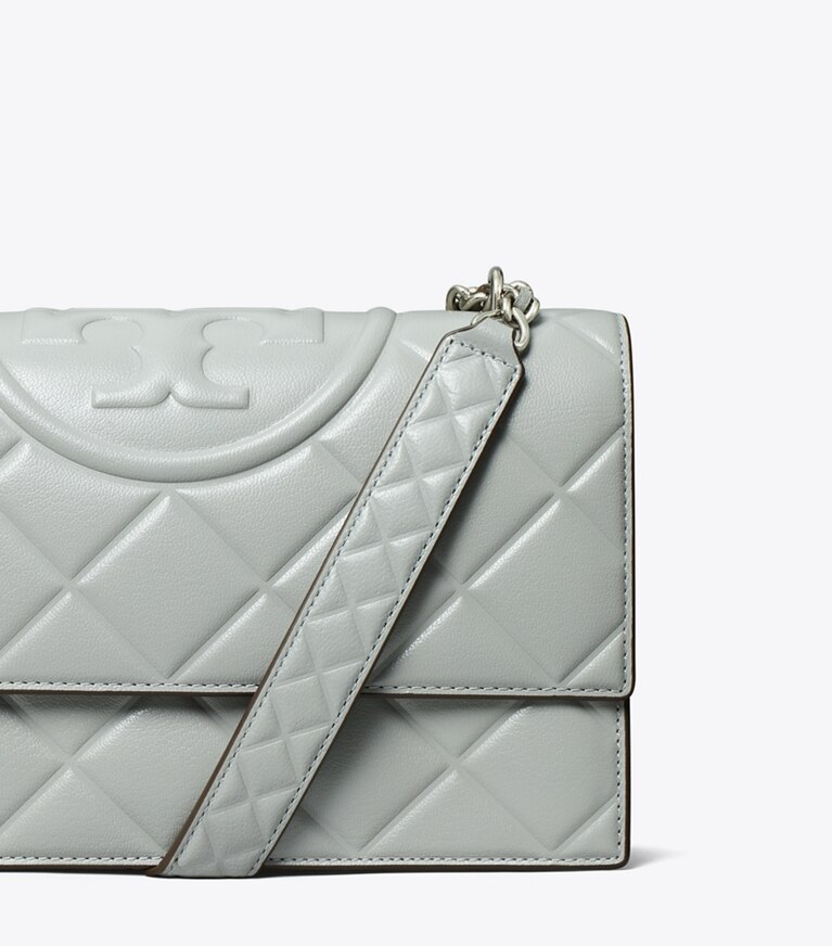 Tory Burch diseñador bolsos de hombro Bolso de hombro pequeño Fleming en Gray detalle