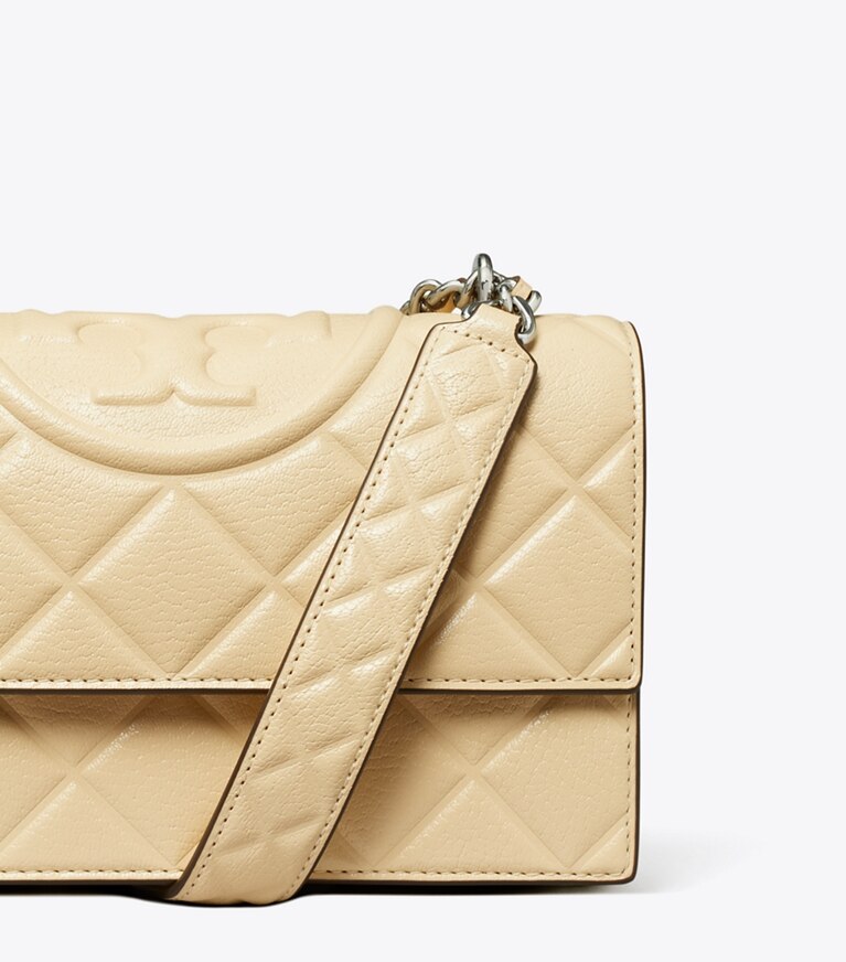 Tory Burch diseñador bolsos de hombro Bolso de hombro pequeño Fleming en Vanilla Soft Serve detalle