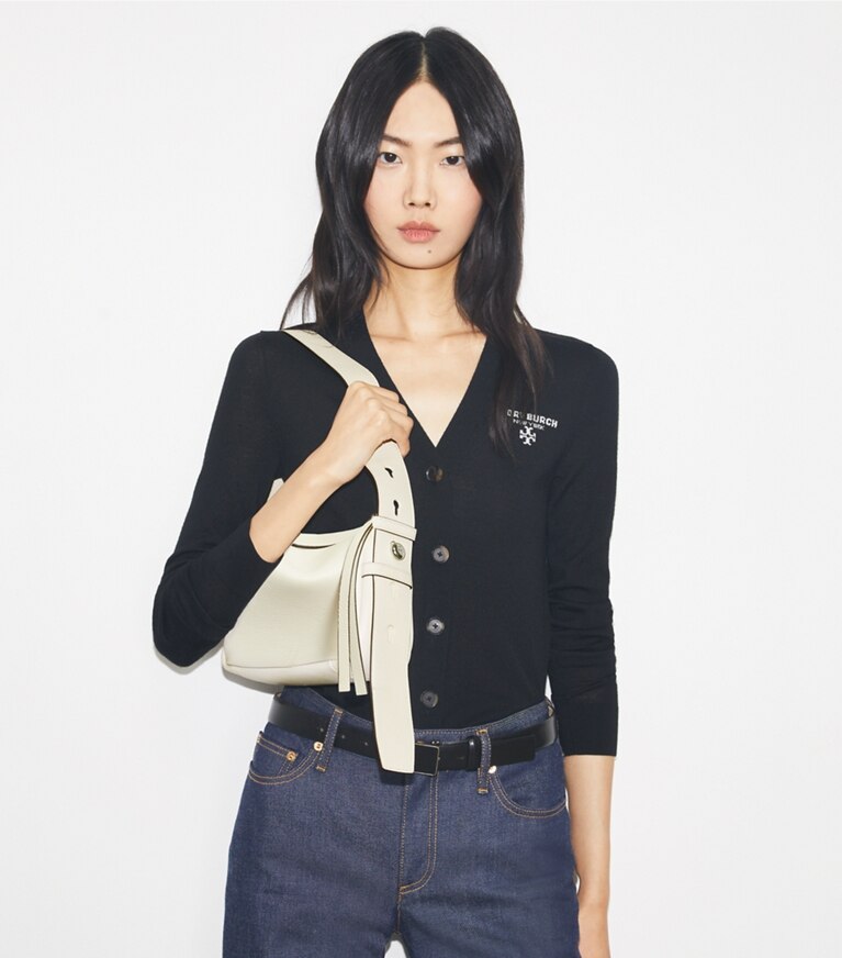 Tory Burch diseñador bolsos de hombro Bolso de hombro pequeño Romy en Light Cream accesorio en modelo
