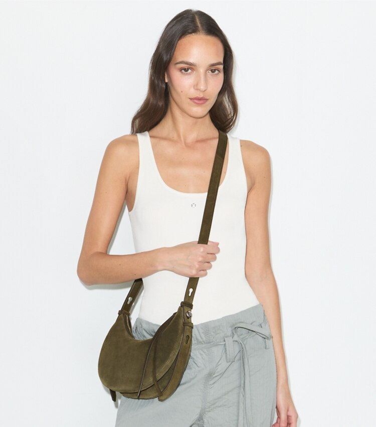 Tory Burch diseñador bolsos de hombro Bolso en media luna de gamuza Romy en Dark Olive adicional en modelo