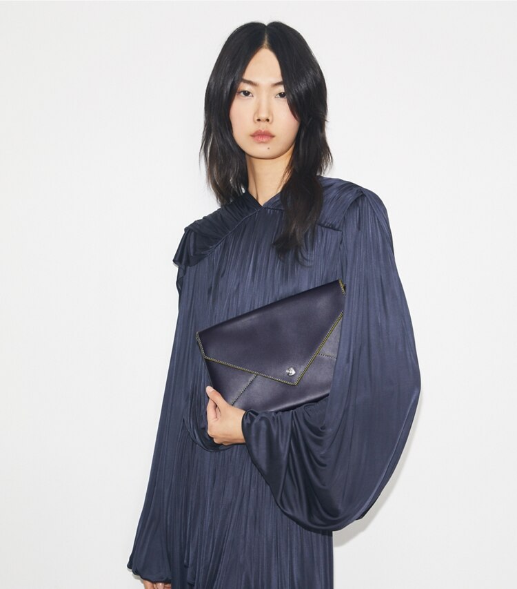 Tory Burch diseñador carteras de mano Bolso estilo sobre de cuero liso con cadena en Midnight adicional en modelo