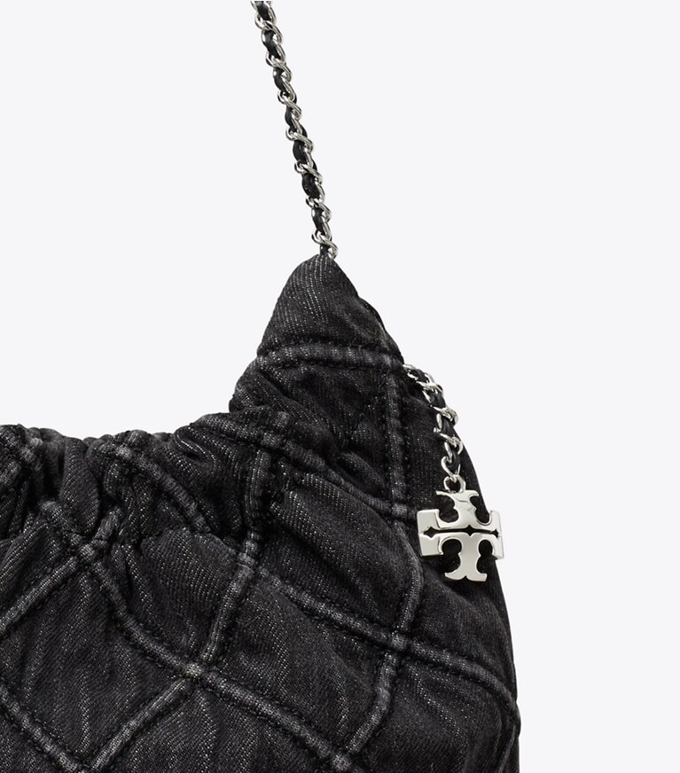 Tory Burch diseñador bolsos bandolera Bolso hobo de denim suave Mini Fleming en Black detalle