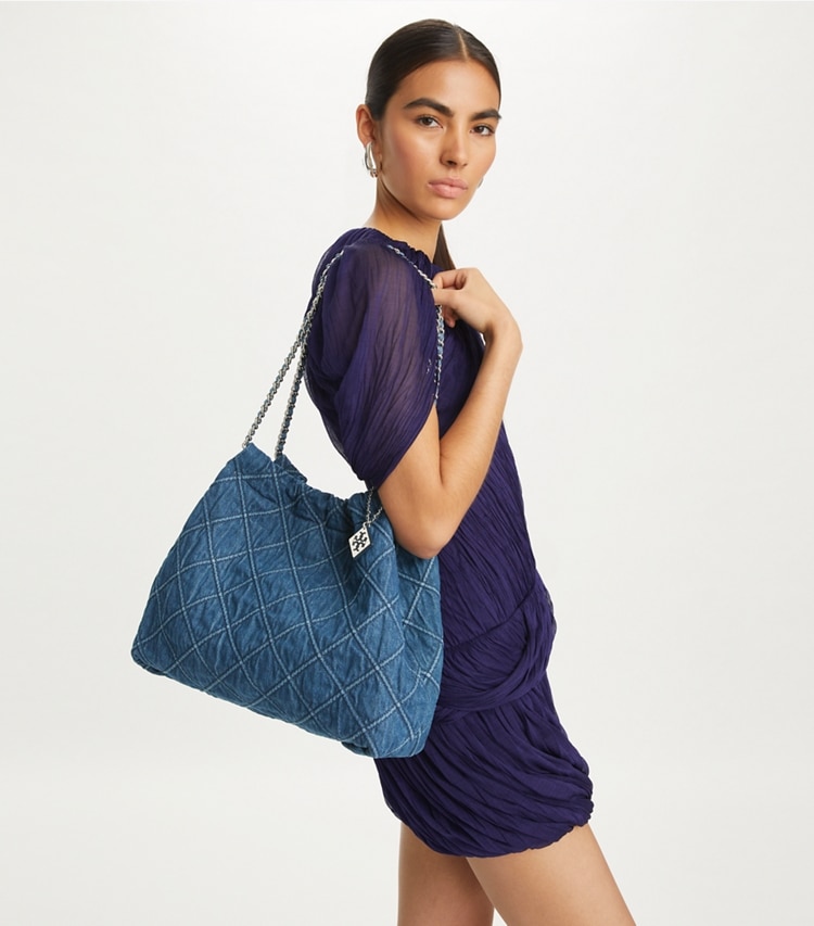 Tory Burch diseñador bolsos hobo Bolso hobo de mezclilla suave Fleming en Denim accesorio en modelo