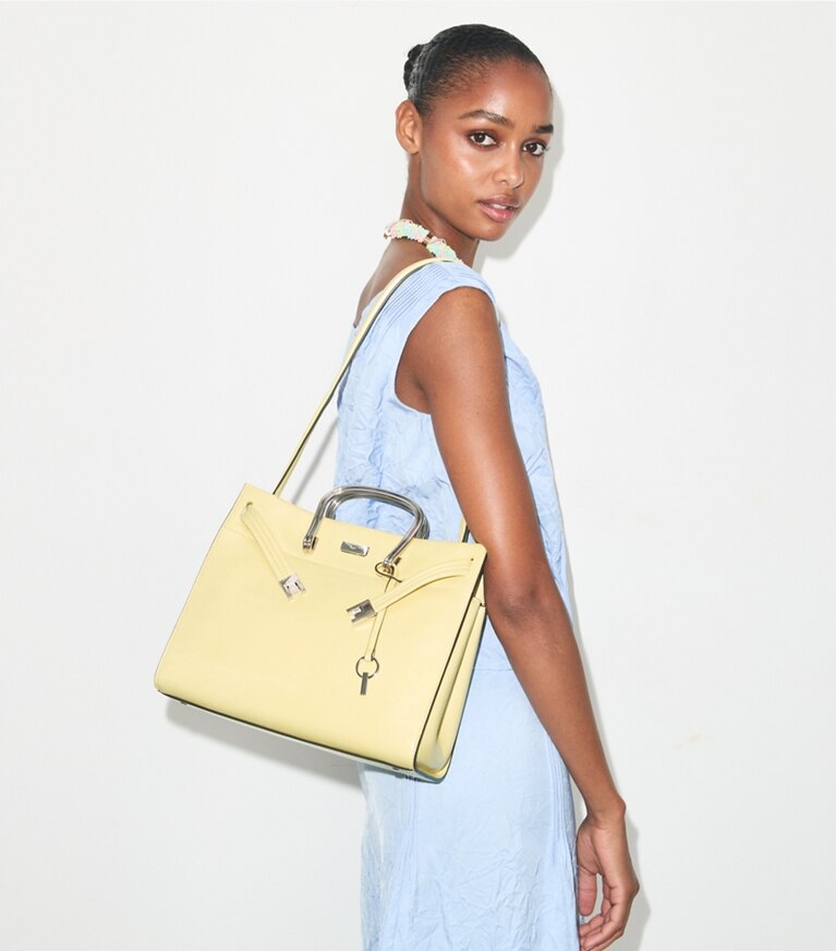 Tory Burch diseñador bolsos tote Bolso Lee Radziwill suave en Soft Yellow adicional en modelo