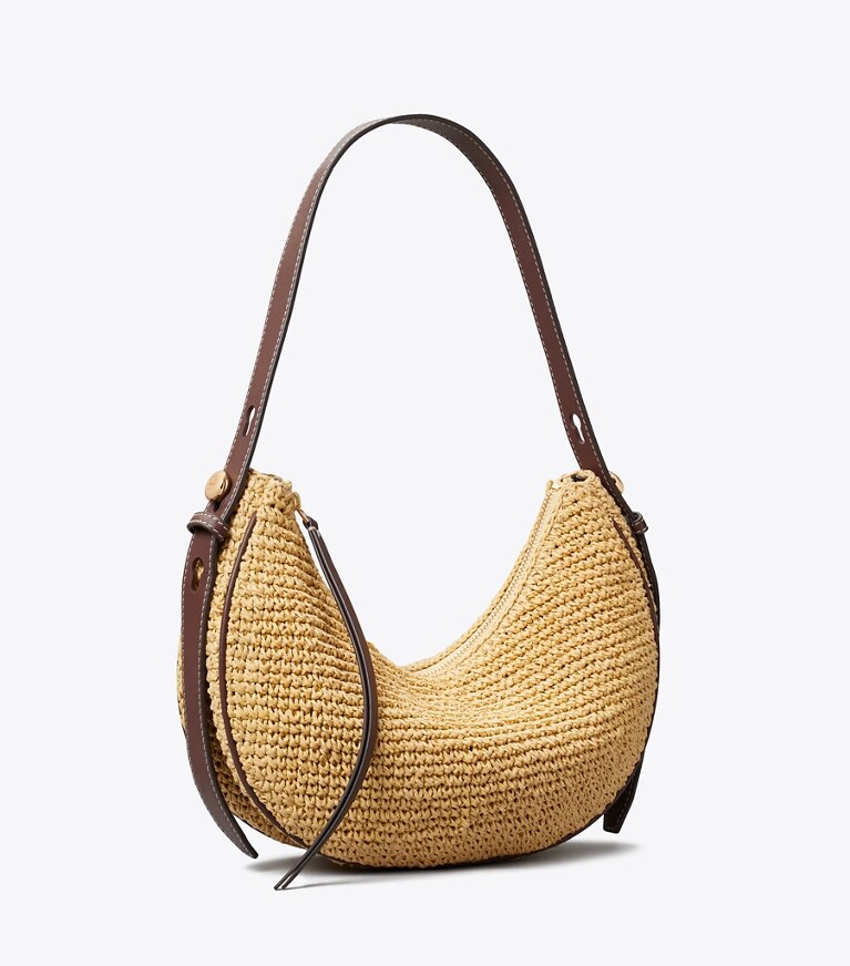 Tory Burch diseñador bolsos de hombro Bolso media luna tejido Romy en Natural ángulo