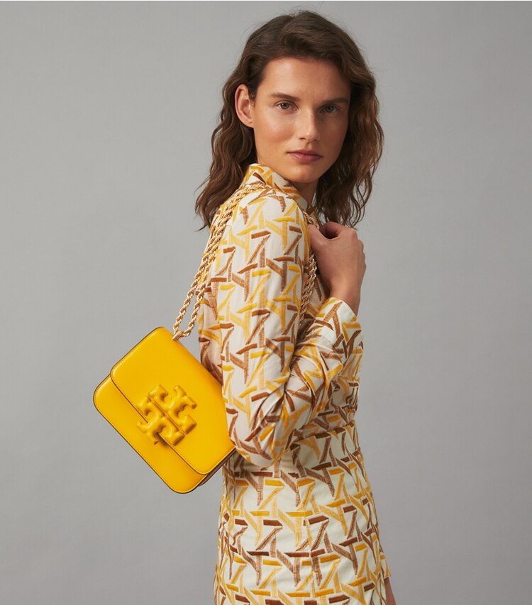 Tory Burch diseñador bolsos de hombro Bolso pequeño Eleanor en Golden Crest accesorio en el modelo