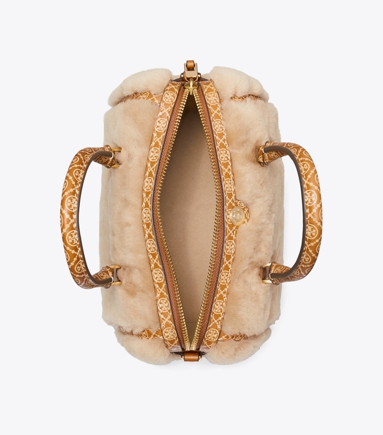 Tory Burch diseñador bolsos bandolera Bolso tipo barril pequeño de borreguillo con monograma en forma de T en Teddy vista superior