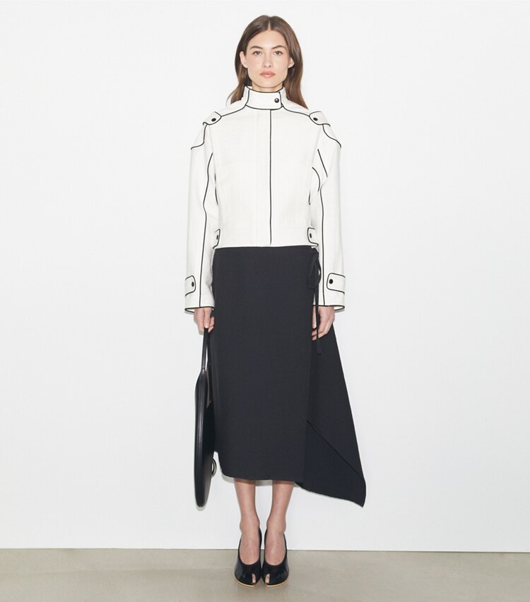 Tory Burch designer giacche Bomber in cotone in Marshmallow parte anteriore su modella