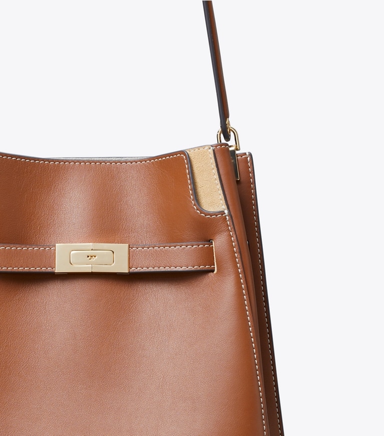 Tory Burch designer borse a tracolla Borsa a secchiello Lee Radziwill in Aged Tan dettaglio