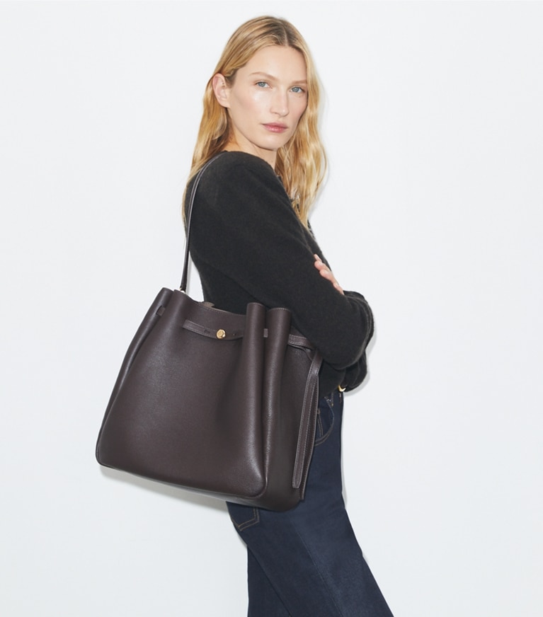 Tory Burch designer borse a tracolla Borsa a secchiello Romy grande in Deep Brown angle