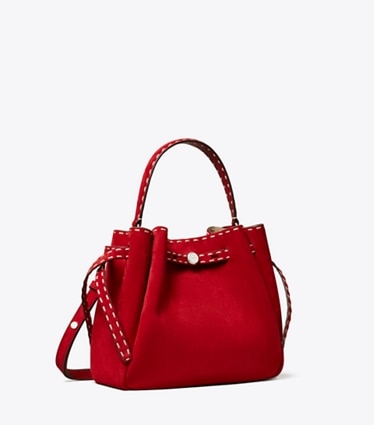 Tory Burch designer borse a spalla Borsa a secchiello Romy in suede con impuntura a vista in Toucan Red angle