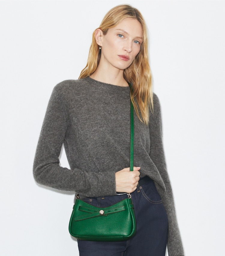 Tory Burch designer borse a spalla Borsa a tracolla con zip Romy in Dark Kale accessory on model