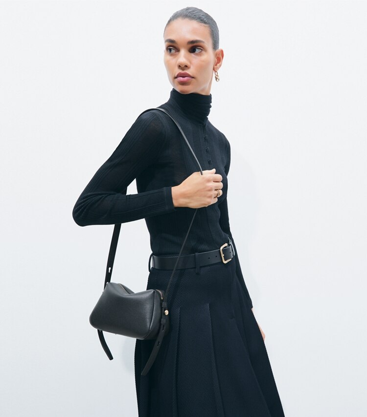 Tory Burch designer borse a spalla Borsa a tracolla morbida Romy in BLACK additional on model